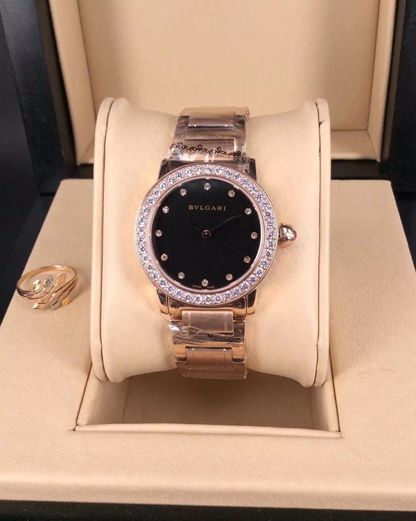 ブルガリ時計正面デザイン